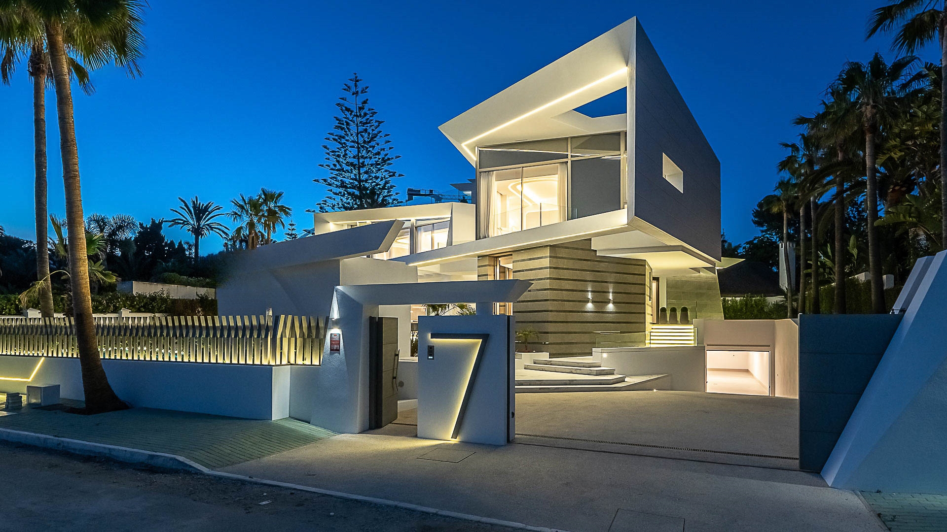 New luxury designed villa on the Los Monteros beachfront